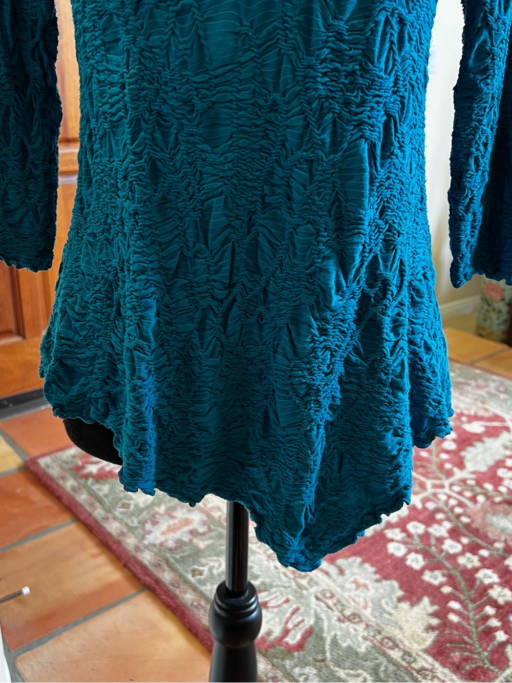 Sno Skins Textured Crinkle Knit Top Turquoise V Neck Asymmetrical Size S - Picture 2 of 7